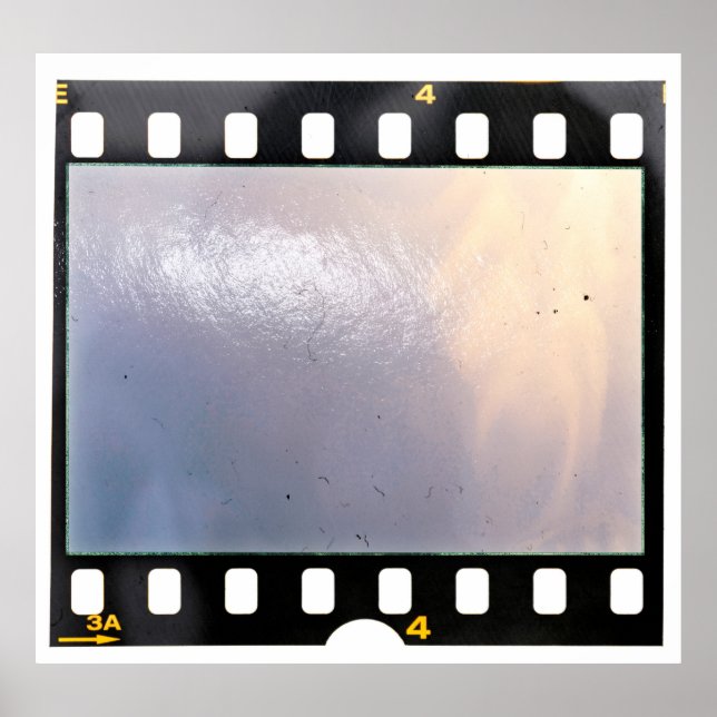 Blank 35 mm Filmrahmen oder Streifen auf weißem Hi Poster (Vorne)