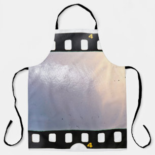 Blank 35 mm Filmrahmen oder Streifen auf weißem Hi Schürze