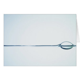 Blasen auf Wasser-Oberfläche