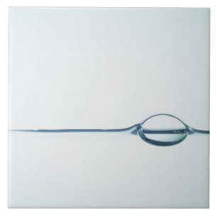 Blasen auf Wasser-Oberfläche Fliese