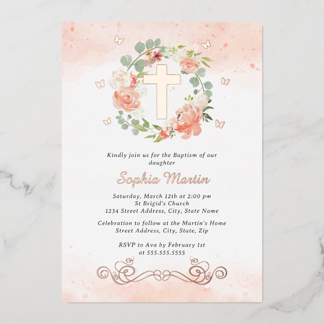 Bläserne Shiny Gold Cross Peach Floral Girl Taufe Folieneinladung (Vorderseite)