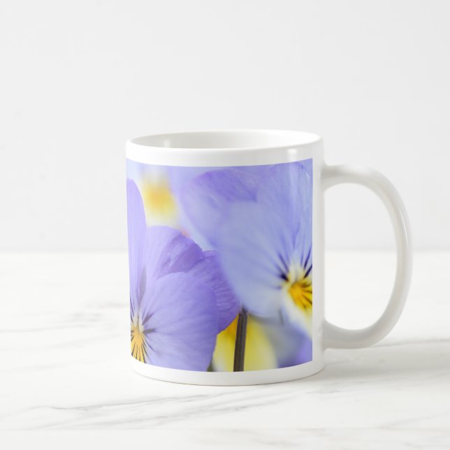 Blassblaue Stiefmütterchen Tasse (Rechts)