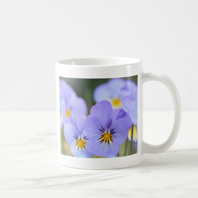 Blassblaue Stiefmütterchen Tasse (Rechts)
