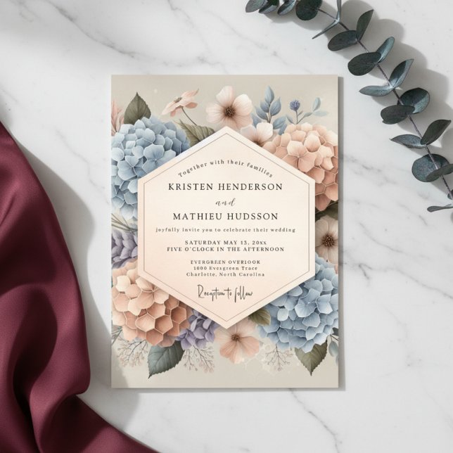 Blasse Blaue Florale Hochzeitflüstern Einladung (Von Creator hochgeladen)
