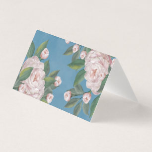 Blasse rosa Rosen mit navyblauem Hintergrund