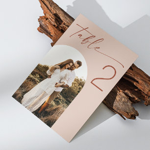 Blasse Röte Script Hochzeit Elegante Bogenfoto Tischnummer