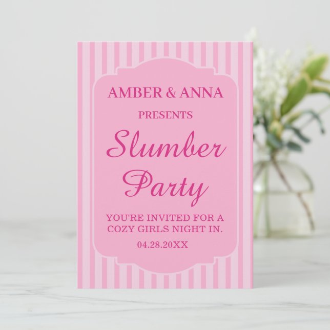 BLASSES ROSA PERSONALISIERTER NAME PYJAMAPARTY EINLADUNG (Stehend Vorderseite)
