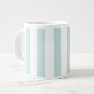 Blasses Türkis und weiße vertikale Streifen Jumbo-Tasse