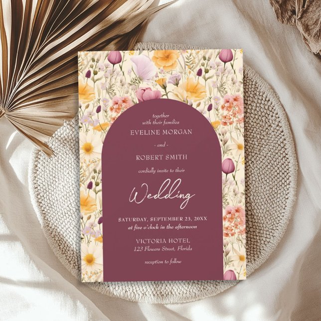 Blassfarbene, lila und gelbe wild lebende Blume Einladung (Watercolor pale purple and yellow wild flowers invitation)