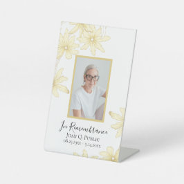 Blassgelbe Daisy-Blume Feiern des Lebens Sockelschild