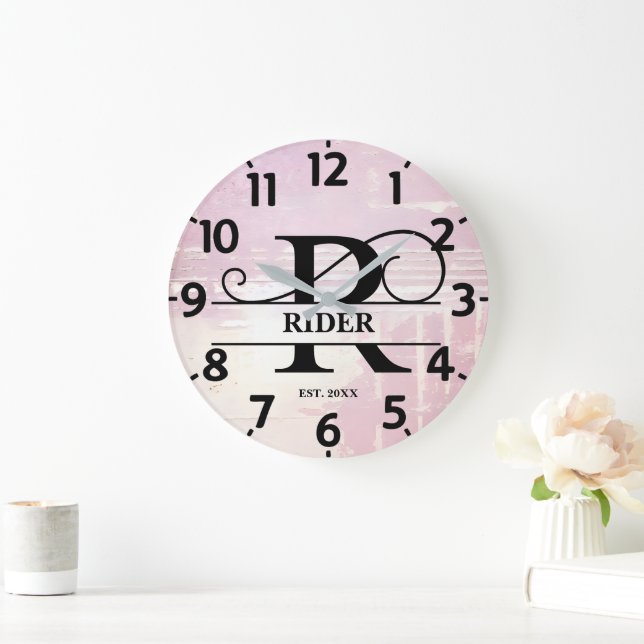 Blasslavender Distressive R Monogramm Große Wanduhr (Zuhause)