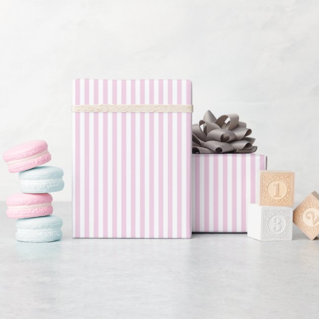 Blassrosa und weiße Streifen Geschenkpapier (Babyparty)