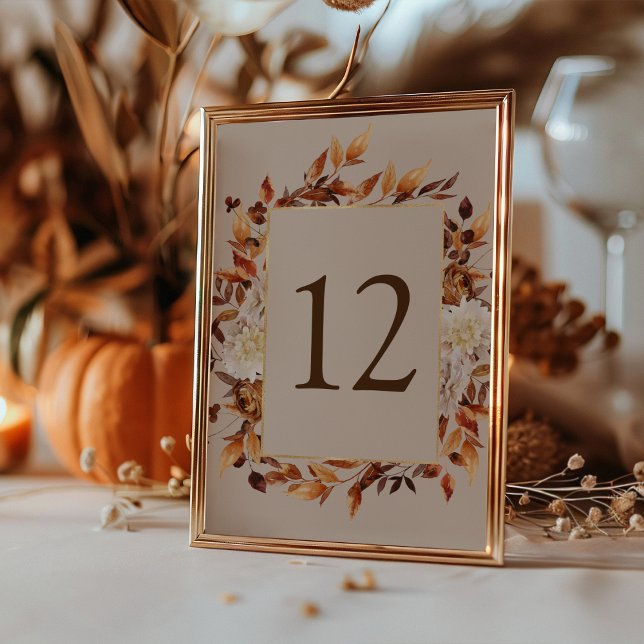 Blätter der Herbsttaupe Tischnummer (Autumn Watercolor Taupe Leaves Floral Table Number by Painted Paperie
)