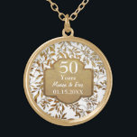 Blätter des 50. Geburtstages von Gold Vergoldete Kette<br><div class="desc">Schönes 50. Goldenes Hochzeitsszenario auf pastellfarbenem Aqua-Hintergrund mit einem Overlay aus goldenen Blätter. Passend zu goldenem Banner und benutzerdefinierten Textbereichen, die für Sie personalisiert werden können. Sie können den Hintergrund in Weiß oder eine andere Farbe ändern, indem Sie auf den Link Anpassen klicken. Dieses Design ist auf anderen Artikeln in...</div>
