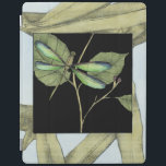 Blätter mit Dragonfly Inset von Jennifer Goldberge iPad Hülle<br><div class="desc">Dieser zeichn von Blätter von Jennifer Goldberger zeigt eine Aufnahme einer Libelle auf schwarzem Hintergrund. Das nächtliche Gefühl der Einlage kontrastiert gut mit dem tagsüber anmutenden Gefühl des Ausdrucks von Blätter. Bestelle noch heute!</div>