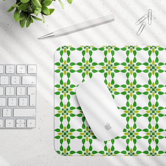 Blattmuster, Muster aus Blättern, grüne Blätter Mousepad (Von Creator hochgeladen)