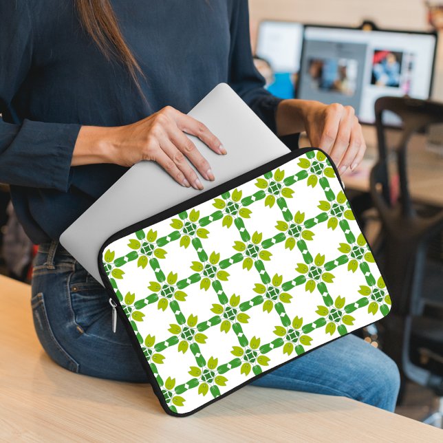Blattmuster, Muster von Blätter, grüne Blätter Laptopschutzhülle (Von Creator hochgeladen)