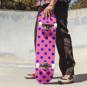 Blau auf rosa Polka Dots Design Skateboard