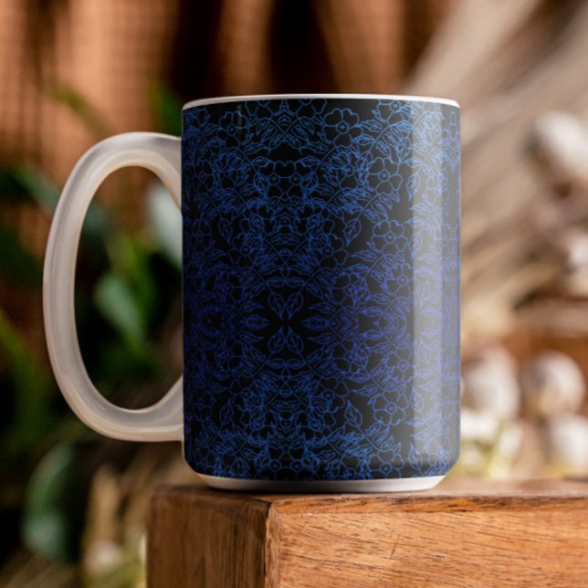 Blau Botanische Blume Schwarz dekoriert Tasse (Von Creator hochgeladen)
