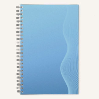 Blau getöntes Notizbuch mit Akzenten