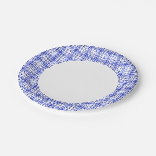 Blau Kariert 2 Pappteller (Schrägansicht)