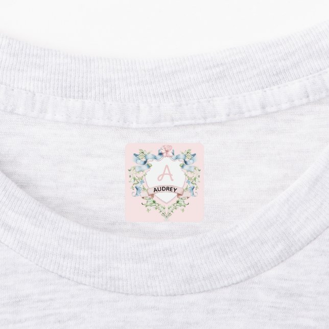 Blau-rosa Grandmillennial Ribbon-Wappen Etiketten (Befestigt)