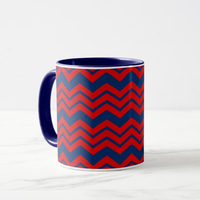 Blau-rotes Chevron-Musterdesign  Tasse (Vorderseite Links)