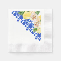 Blau-schwarze Sommerfliesen und Zitronen