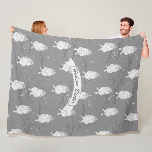 Blau und Graues Owl auf einem Zweigmuster Fleecedecke (Beispiel)