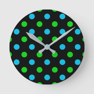 Blau und Grün auf schwarzem Punkte-Muster  Runde Wanduhr