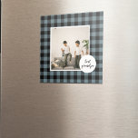 Blau und Schwarz Kariert bester Opa-Geschenk mit F Magnet<br><div class="desc">Dieses blaue und schwarze Karierte Grandpa-Geschenk ist eine durchdachte und einzigartige Art, Ihre Wertschätzung und Liebe für Ihren Großvater zu zeigen.Der Rahmen ist aus einem hochwertigen, blauen und schwarzen karierten Stoff, der ihm ein rustikales und charmantes Gefühl gibt. Die Worte "Bester Großvater" werden in fett-weiße Buchstaben auf den Stoff bestickt,...</div>