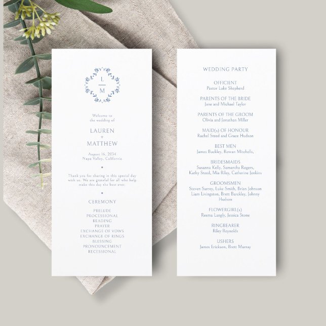 Blau und Weiß | Floral Monogram Wedding Program Menükarte (Von Creator hochgeladen)