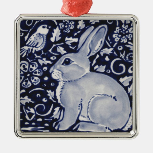 Blau und Weiß Kaninchen mit Vogelfliesen-Design Ornament Aus Metall (Vorne)