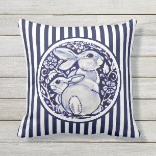 Blau und Weiß Rabbit Bunny Stripes Dedham Floral Kissen