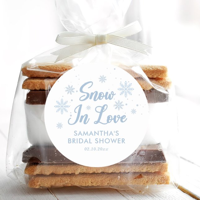 Blau und Weiß Schnee in der Liebe Winter Brautpart Runder Aufkleber (Von Creator hochgeladen)