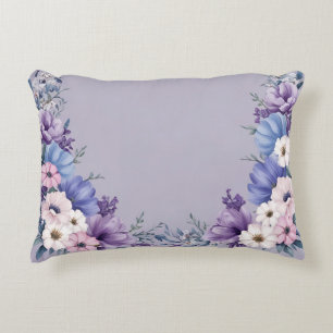 Blau, Weiß, Rosa und Lila Sommerblüten Dekokissen