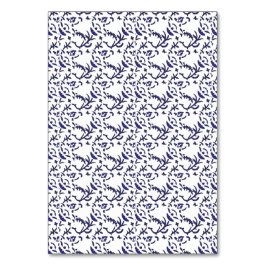 Blau-weiß verpacktes Papier mit grafischer Darstel Tischnummer