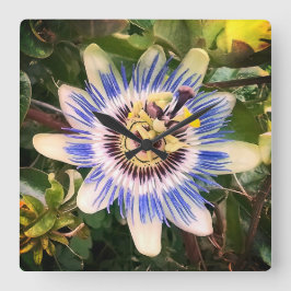 Blau-weiße Blume Quadratische Wanduhr
