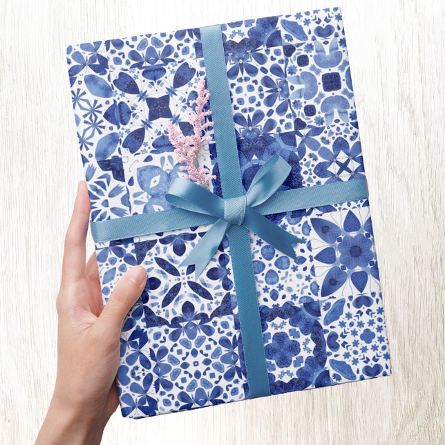 Blau-weiße Fliesenmuster Aquarell Geschenkpapier (Mediterranean tile pattern blue and white geometric watercolor gift wrap paper)