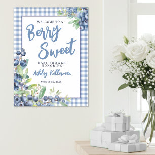 Blaubeerblaue Gingham-Beeren-Süße-Baby-Party Poster