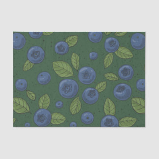 Blaubeeren auf dunkelgrün seidenpapier