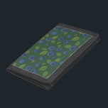 Blaubeeren auf dunkelgrün tri-fold geldbeutel<br><div class="desc">Blaubeeren und Blätter,  handbemalt</div>