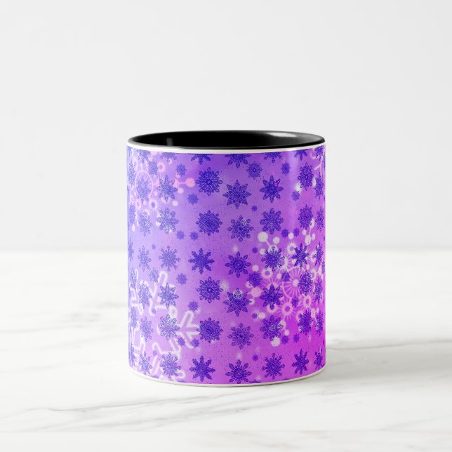Blaue Abstrakte Schneeflocken Rosa Blau Zweifarbige Tasse (Mittel)