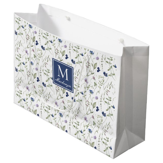 Blaue Aquarell-Monogramm-Name Wilde Blume Große Geschenktüte (Vorderseite Schrägansicht)