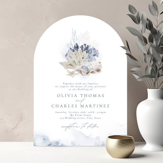 Blaue Aquarellmauer & Muscheln Hochzeit am Strand Einladung (Blue watercolor coral & seashells beach wedding invitation)