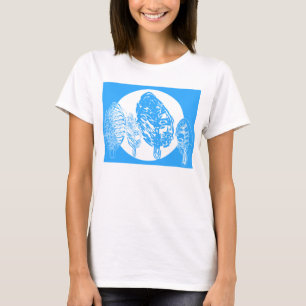 Blaue Bäume und Vollmond T-Shirt