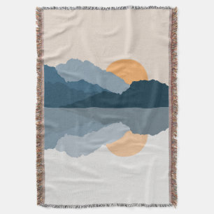 Blaue Berge reflektiert im See Decke