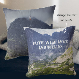 Blaue Berge und ein Tal Kissen