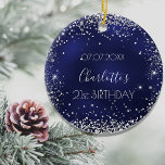 Blaue blaue Silbermedaille Glitzer Glitzern Keramik Ornament<br><div class="desc">Ein Ornament für einen gmädchenhaften und glamourösen 21. Geburtstag (oder jedes Alter). Ein marineblau Hintergrund mit Imitaten silbernen Glitzer,  Glitzern. Die blaue Farbe ist ungleichmäßig. Auf der Vorderseite: Personalisieren und fügen Sie ein Datum,  einen Namen und Alter.</div>