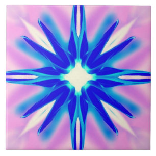 blaue Blume auf rosa Kachel